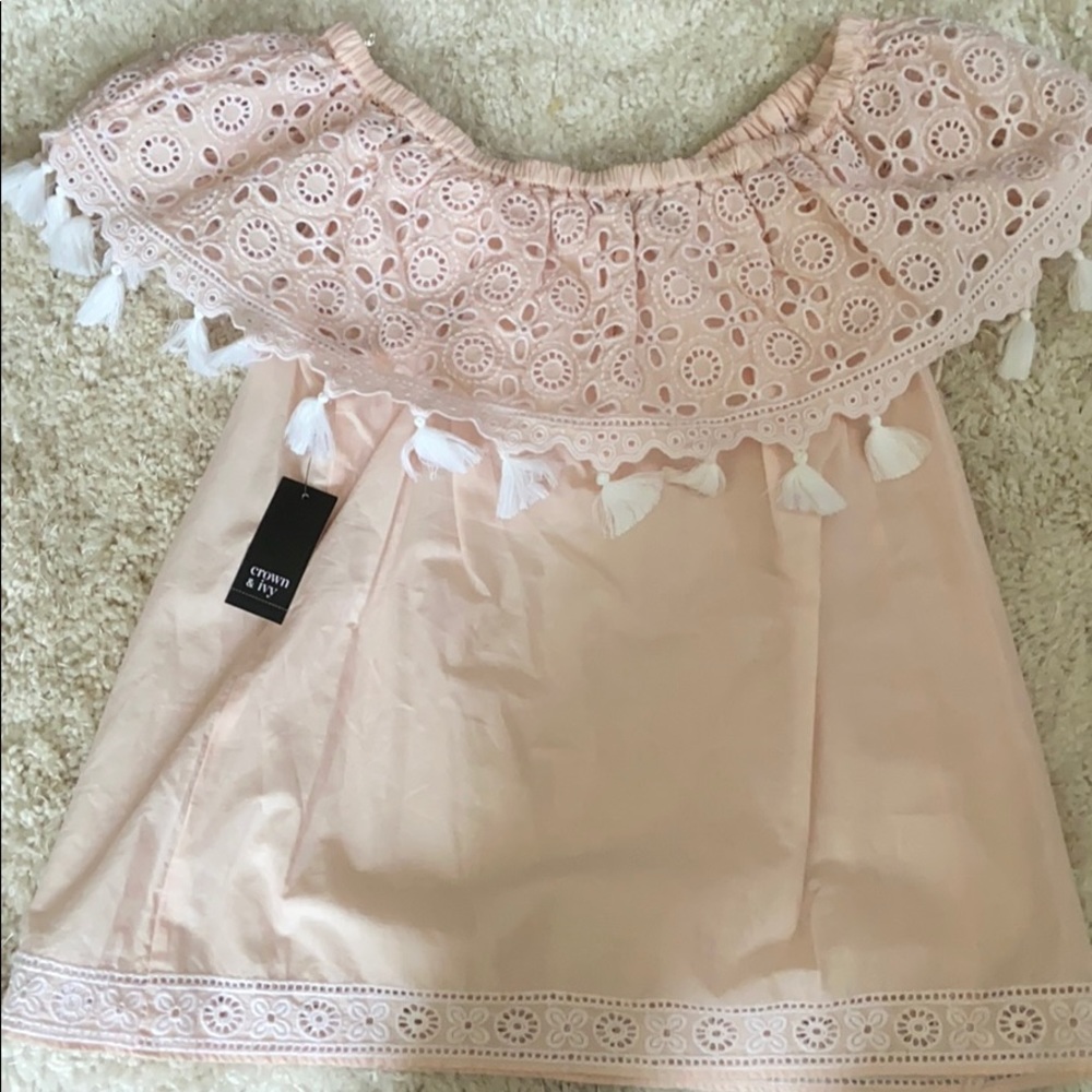 Crown & Ivy women’s top